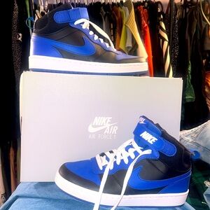 Nike Court Borough Mid 2